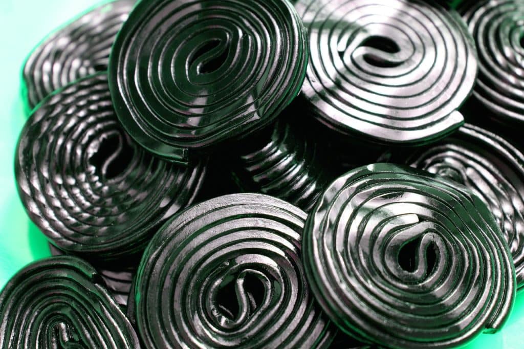 Can Dogs Eat Black Licorice 1